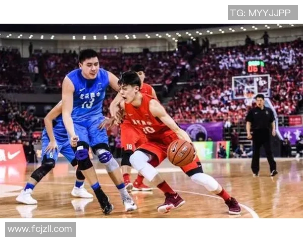 胡金秋的篮球之路：从青涩少年到CBA明星的奋斗故事与荣耀时刻