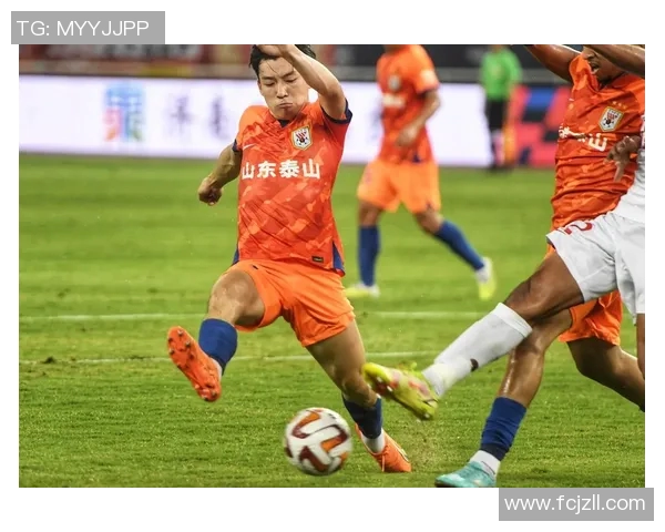 中超焦点战长春亚泰迎战山东泰山球队实力对决引发球迷热议 中超焦点战长春亚泰迎战山东泰山球队实力对决引发球迷热议